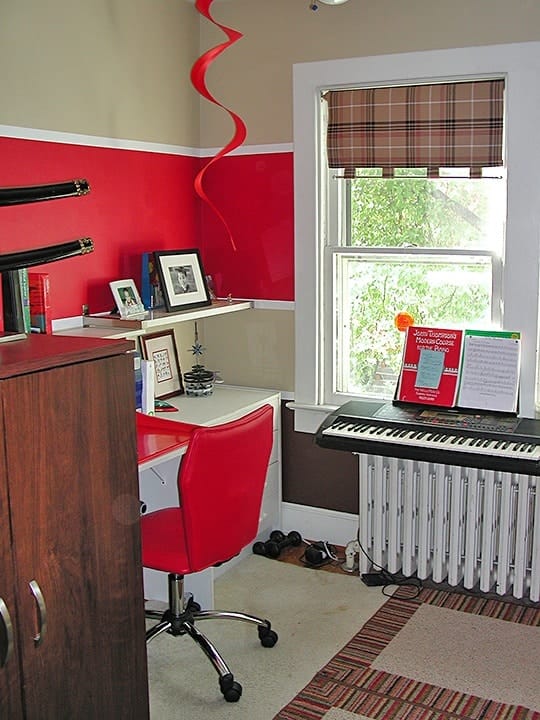Horizontal Stripes in Teenager Room by Ashley Spencer